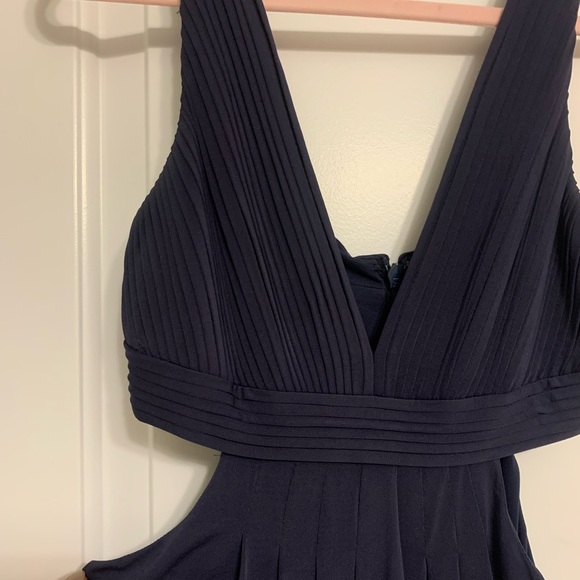 BCBG v-neck cutout navy formal dress. - Picture 4 of 4